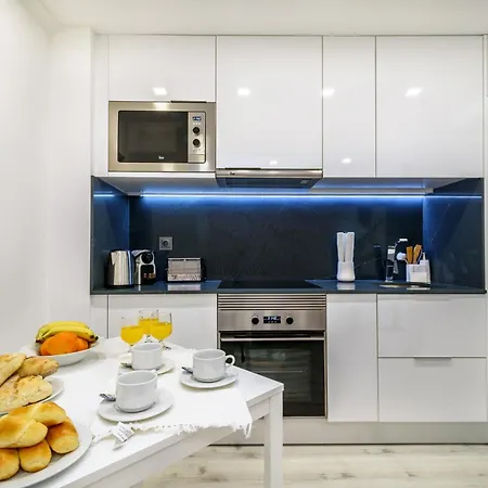 Whome Chic Escape: Your Stylish Haven In Downtown Apartamento Lisboa