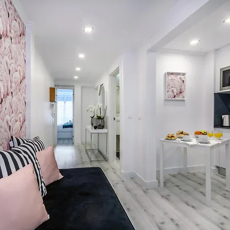 Apartman Whome Chic Escape: Your Stylish Haven In Downtown
