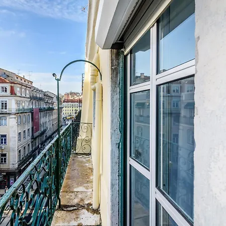 Whome Chic Escape: Your Stylish Haven In Downtown Lisboa