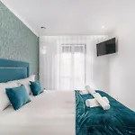 Whome Chic Escape: Your Stylish Haven In Downtown Апартаменты *