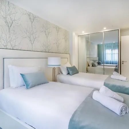 Whome Chic Escape: Your Stylish Haven In Downtown * Лиссабон