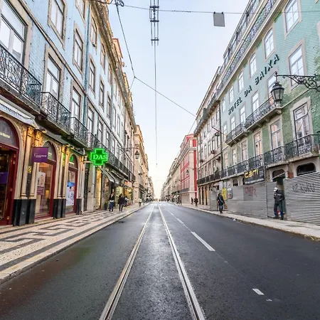 Whome Chic Escape: Your Stylish Haven In Downtown Apartment